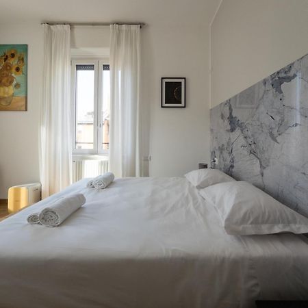 Rrrapido Holy Suites And Rooms - Via Sardegna 밀라노 외부 사진