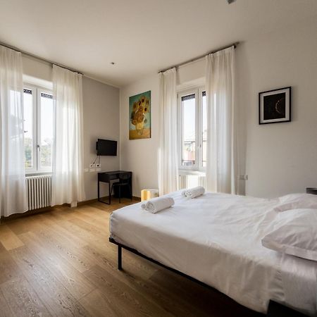 Rrrapido Holy Suites And Rooms - Via Sardegna 밀라노 외부 사진