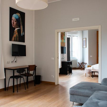 Rrrapido Holy Suites And Rooms - Via Sardegna 밀라노 외부 사진