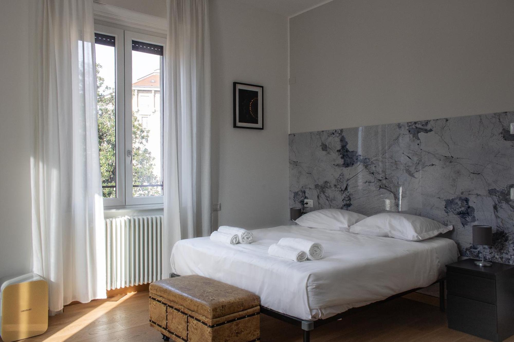 Rrrapido Holy Suites And Rooms - Via Sardegna 밀라노 외부 사진