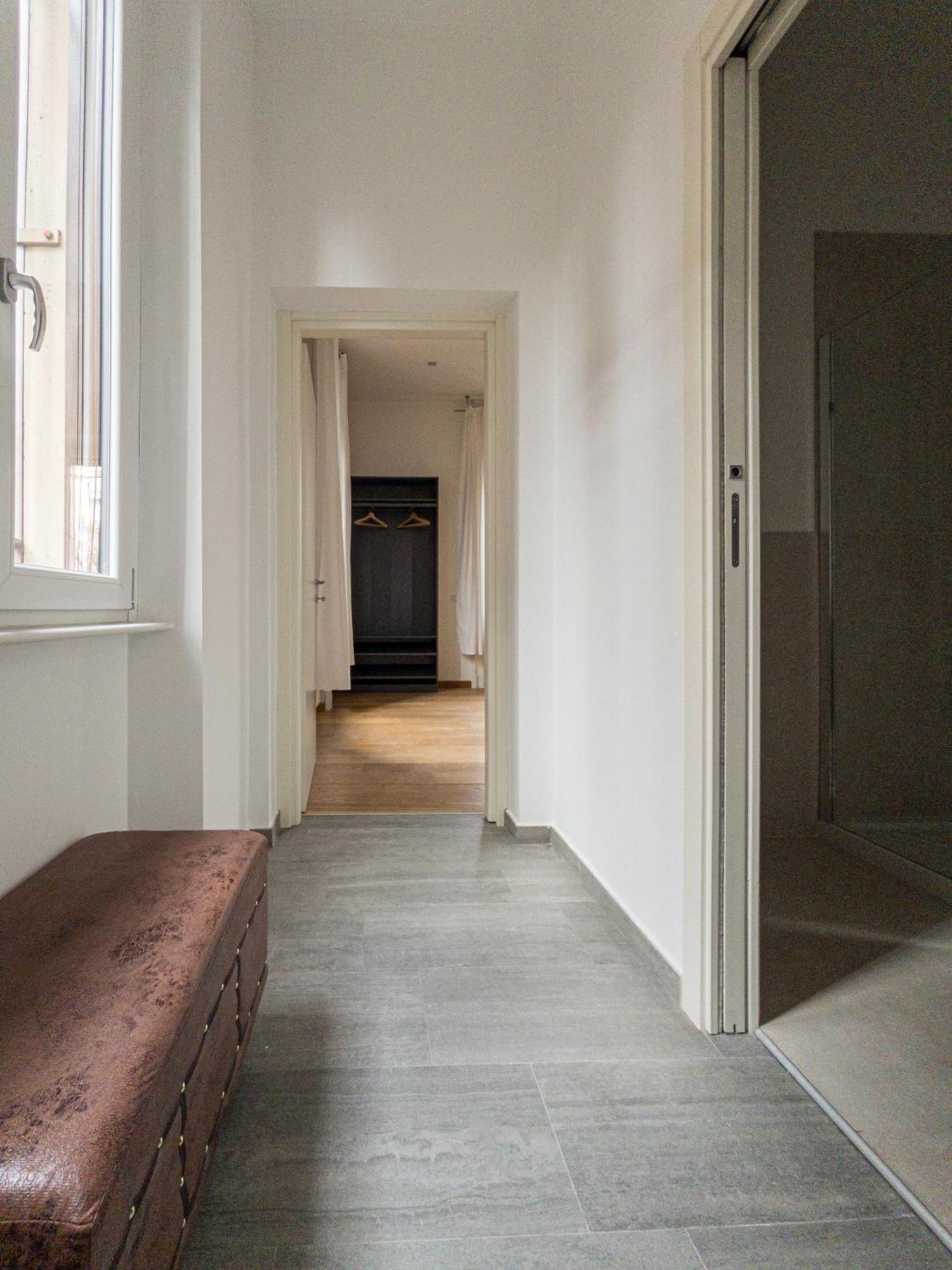 Rrrapido Holy Suites And Rooms - Via Sardegna 밀라노 외부 사진