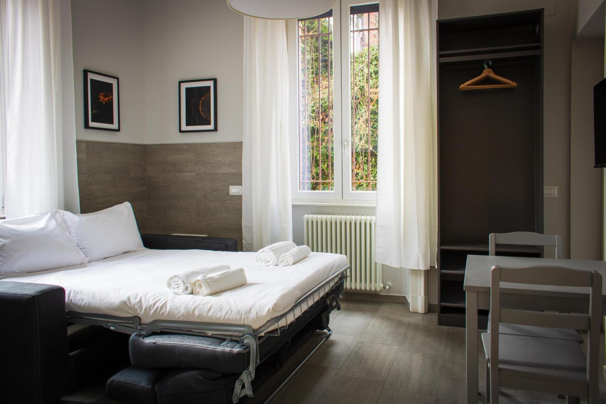Rrrapido Holy Suites And Rooms - Via Sardegna 밀라노 외부 사진
